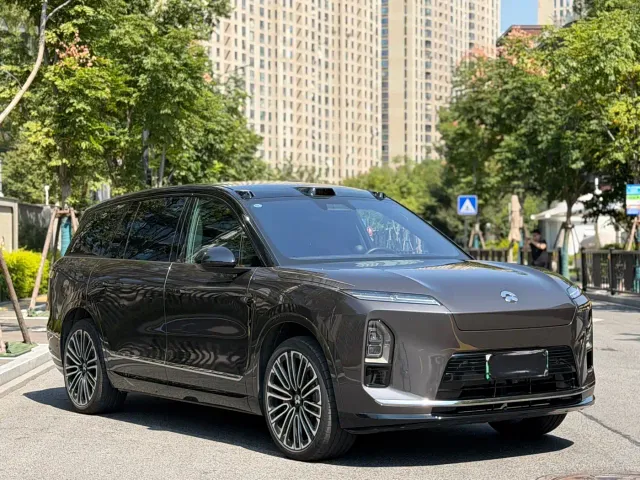 Nio ES8 — Фото автомобиля 3