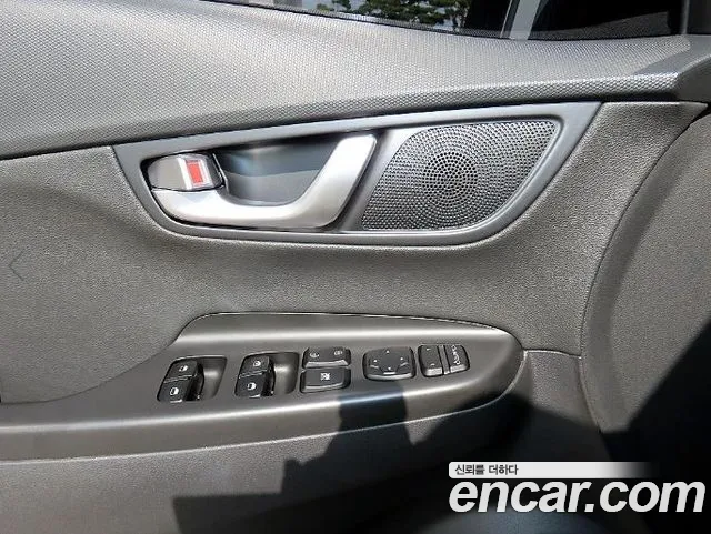 Hyundai Kona Kona (New) — Фото автомобиля 11