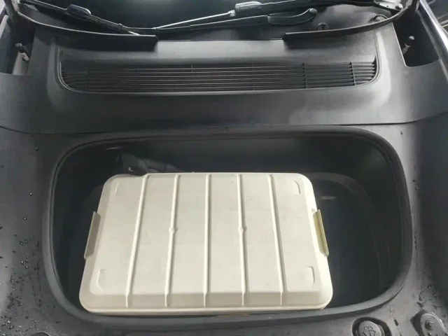 Tesla Model Y — Фото автомобиля 16