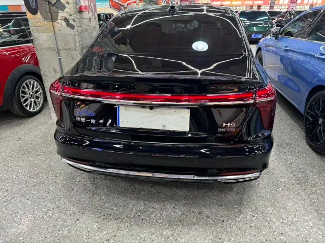 Hongqi H5 — Фото автомобиля 8