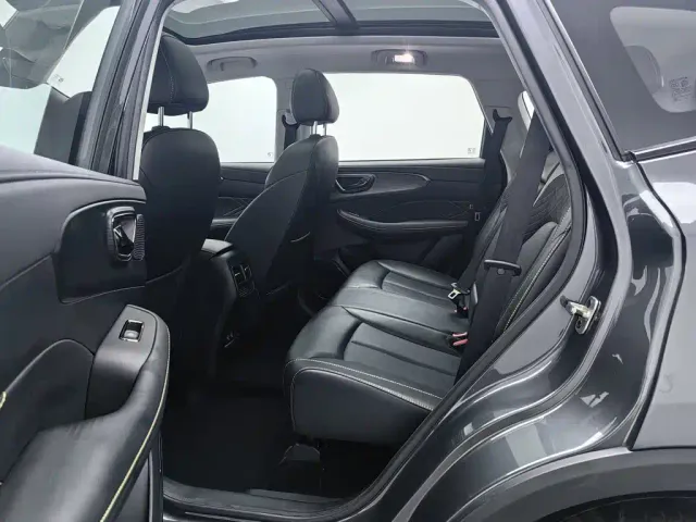 Roewe RX5 — Фото автомобиля 15
