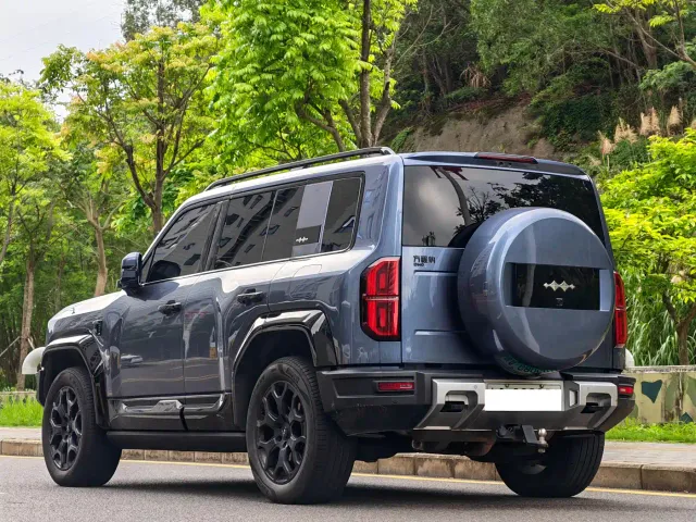 BYD FangChengBao Leopard 5 — Фото автомобиля 3