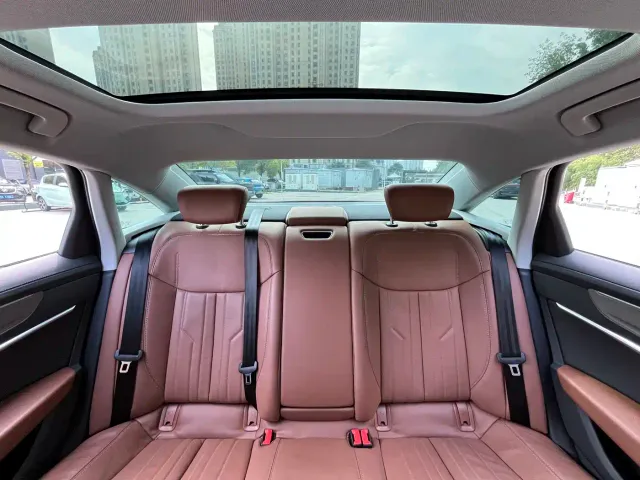 Audi A6L — Фото автомобиля 12