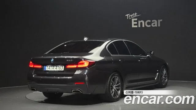 BMW 5-Series — Фото автомобиля 5