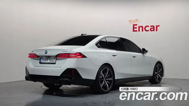 BMW 5-Series 5 серия (G60) 530i xDrive M Sport — Фото автомобиля 2