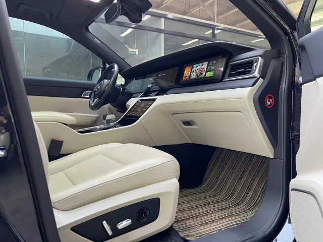 Li Auto ONE — Фото автомобиля 11