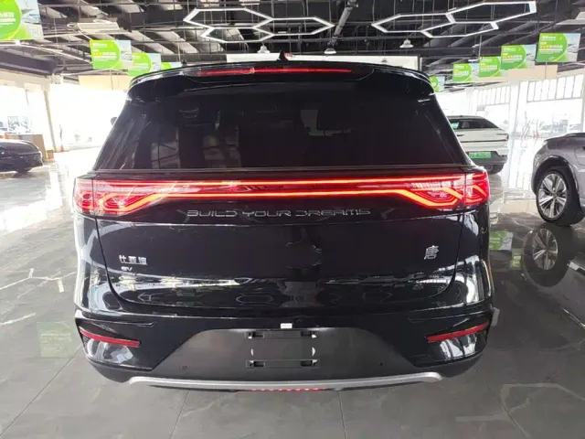 BYD Tang — Фото автомобиля 5