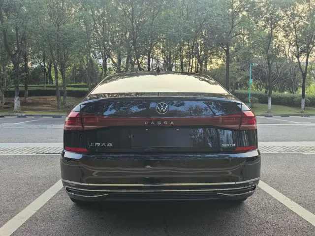 Volkswagen Passat — Фото автомобиля 5