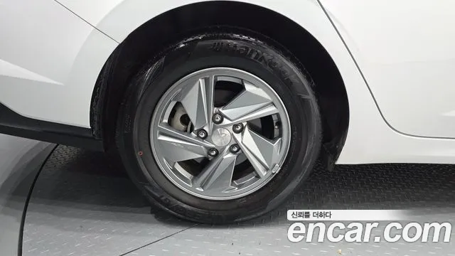 Hyundai Avante CN7 — Фото автомобиля 5