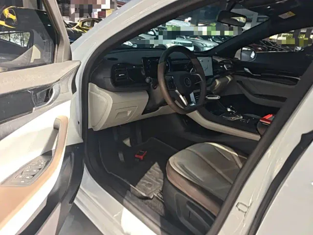 BYD Qin PLUS — Фото автомобиля 15