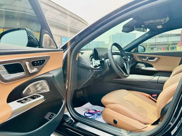 Mercedes-Benz E-Class — Фото автомобиля 6