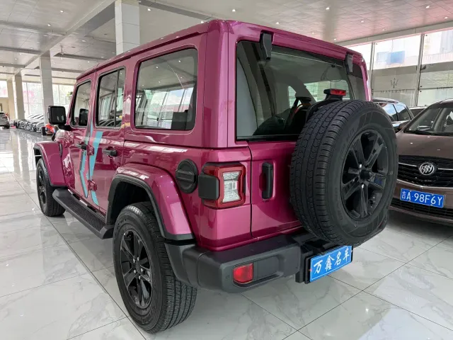 Jeep Wrangler — Фото автомобиля 15