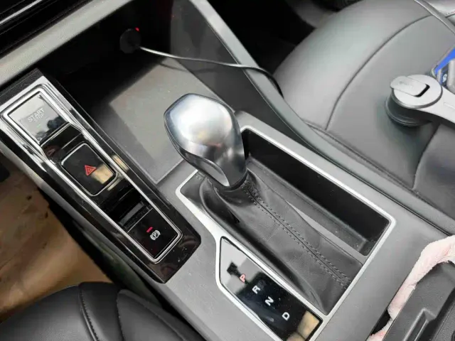 Roewe i5 — Фото автомобиля 8