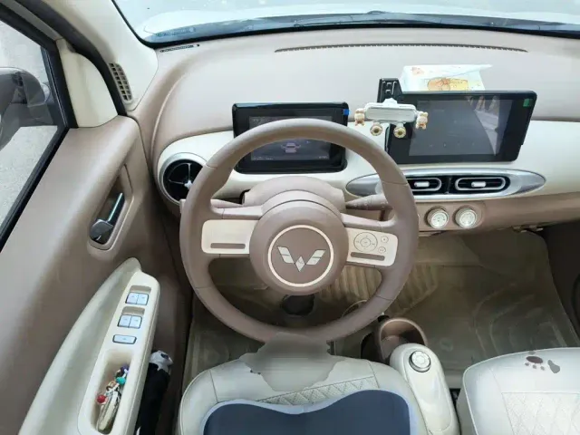Wuling Hongguang Mini EV — Фото автомобиля 11