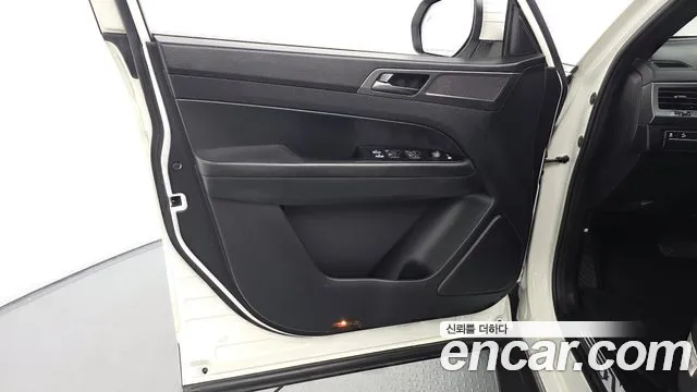 KG_Mobility_Ssangyong Rexton Новый Rexton Sport Khan Дизель 2.2 4WD — Фото автомобиля 23