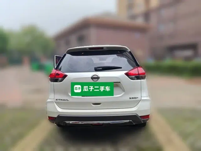 Nissan X-Trail — Фото автомобиля 5