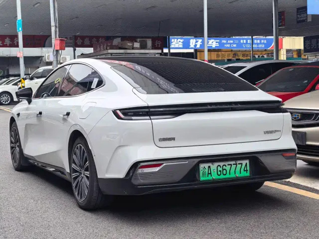Geely Galaxy Xingyao 8 — Фото автомобиля 9