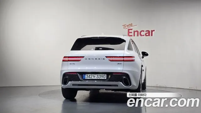 Genesis GV70 — Фото автомобиля 4