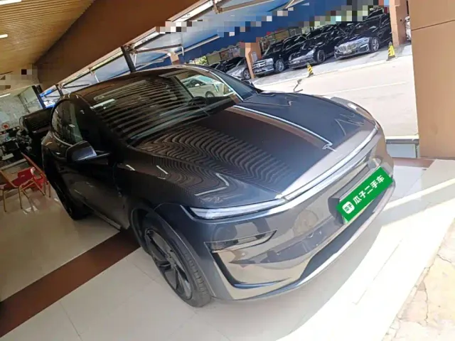 Tesla Model Y — Фото автомобиля 3