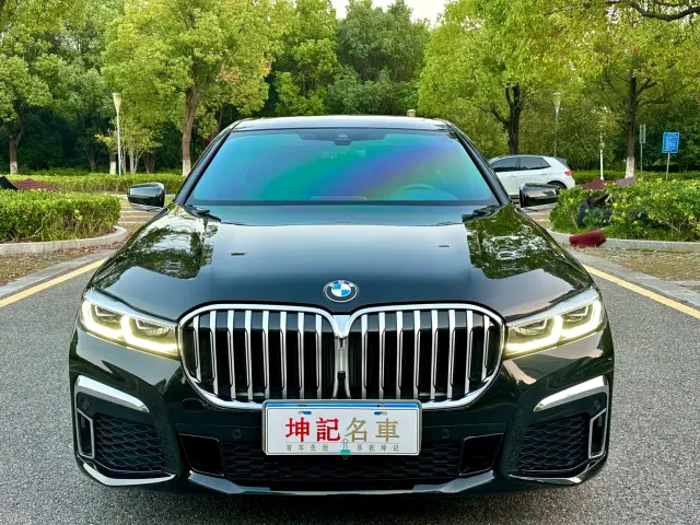 BMW 7 Series — Фото автомобиля 2