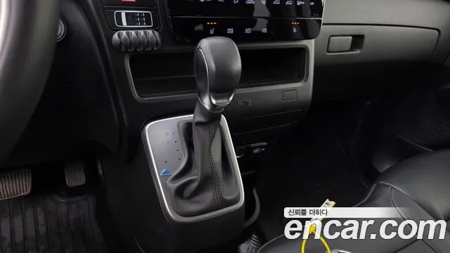 Hyundai Staria Staria 4WD Tourer 9 мест — Фото автомобиля 2