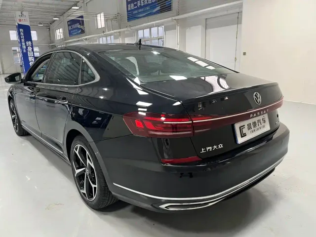 Volkswagen Passat — Фото автомобиля 6