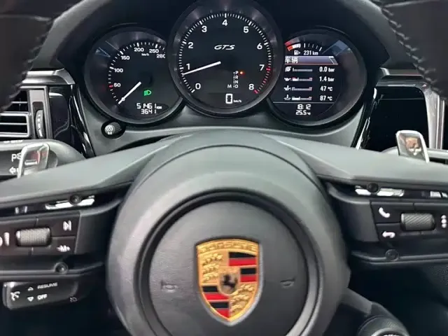 Porsche Macan — Фото автомобиля 10