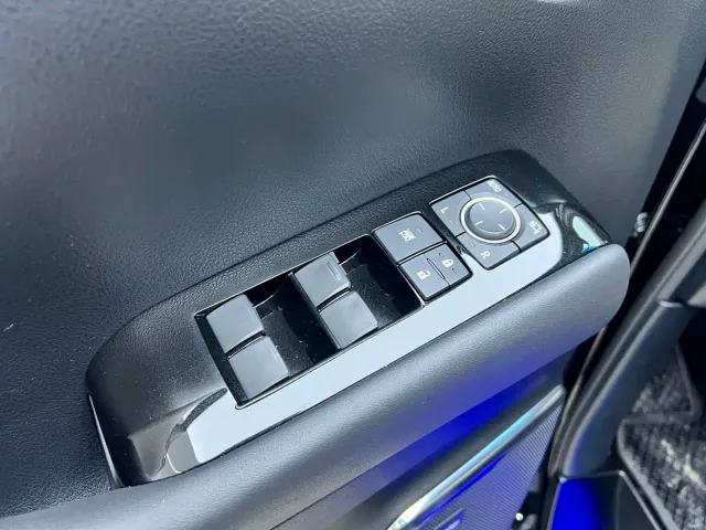 Lexus LM — Фото автомобиля 28