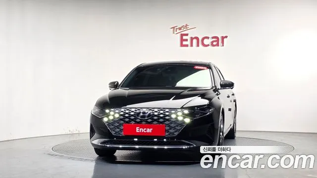 Hyundai Grandeur New — Фото автомобиля 3