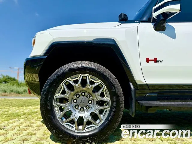 GMC Hummer EV — Фото автомобиля 9