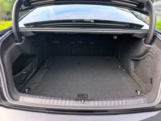 Audi A6L — Фото автомобиля 22