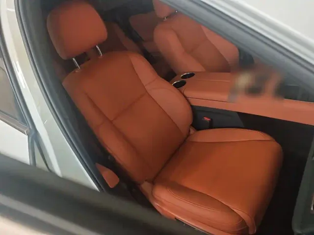 Li Auto L9 — Фото автомобиля 24