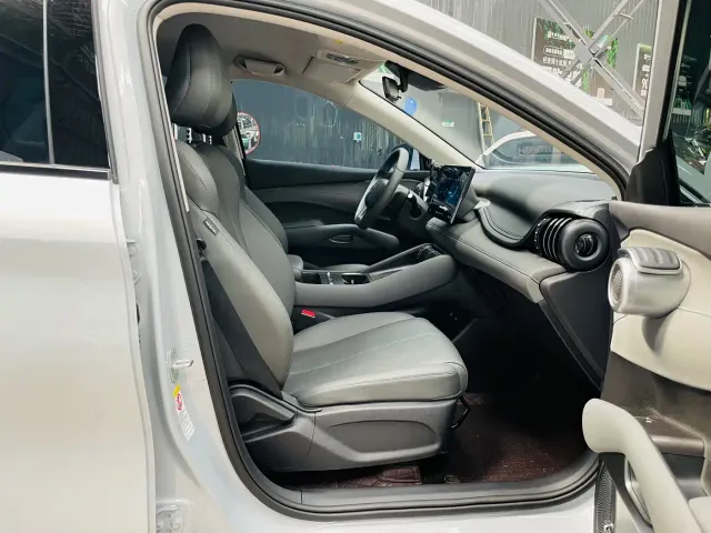 BYD Yuan PLUS — Фото автомобиля 16