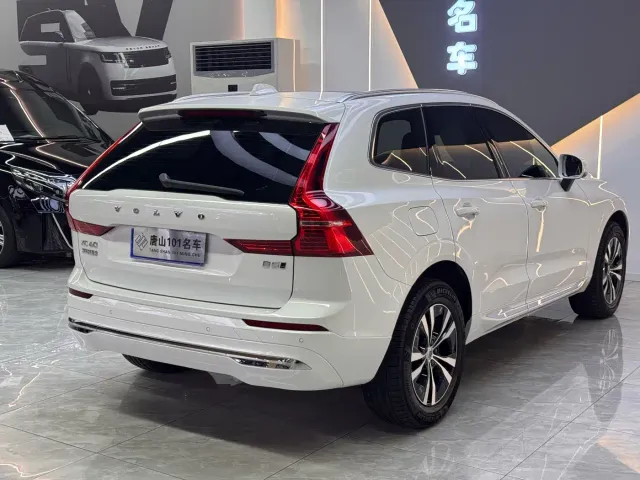 Volvo XC60 — Фото автомобиля 9