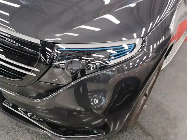 Mercedes-Benz EQC — Фото автомобиля 17
