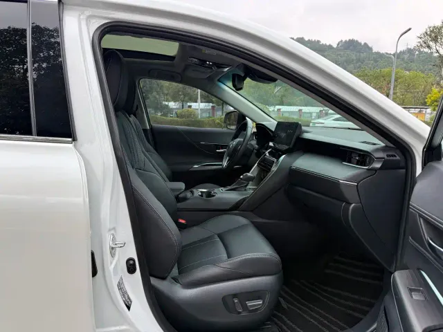 Toyota Harrier — Фото автомобиля 6