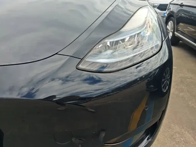 Tesla Model Y — Фото автомобиля 23