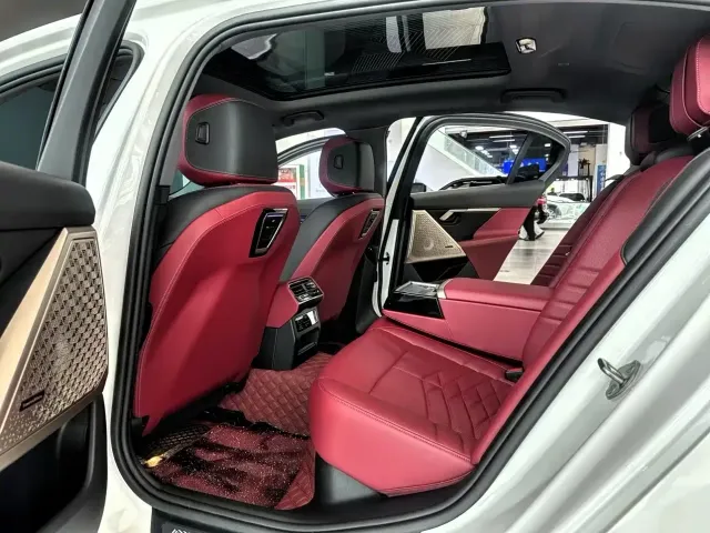 BMW 5 Series — Фото автомобиля 7