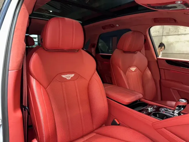 Bentley Bentayga — Фото автомобиля 20