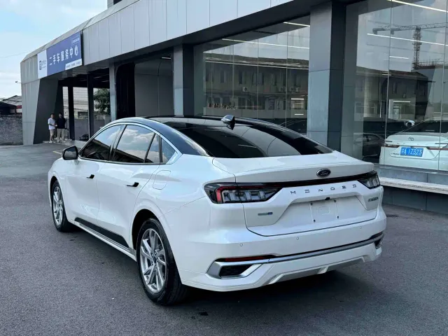 Ford Mondeo — Фото автомобиля 7