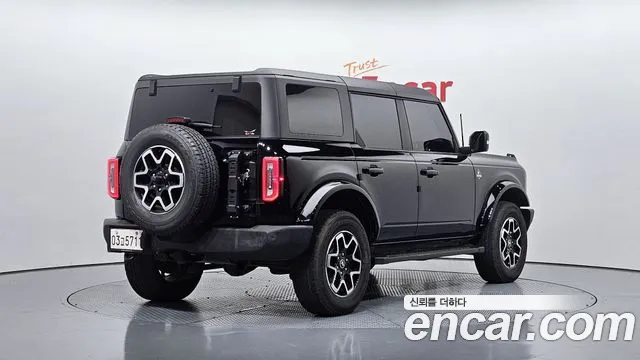 Ford Bronco — Фото автомобиля 2