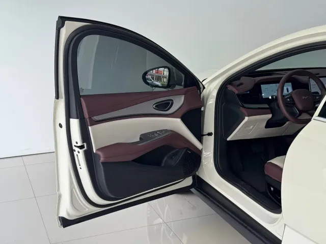 BYD Seal 07 DM-i — Фото автомобиля 14