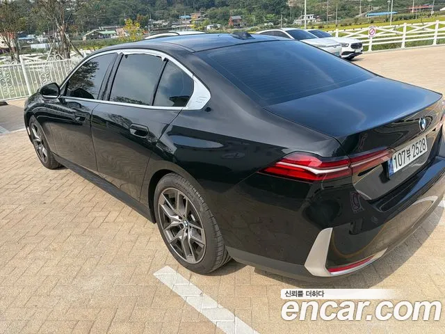 BMW 5 Series G60 — Фото автомобиля 4