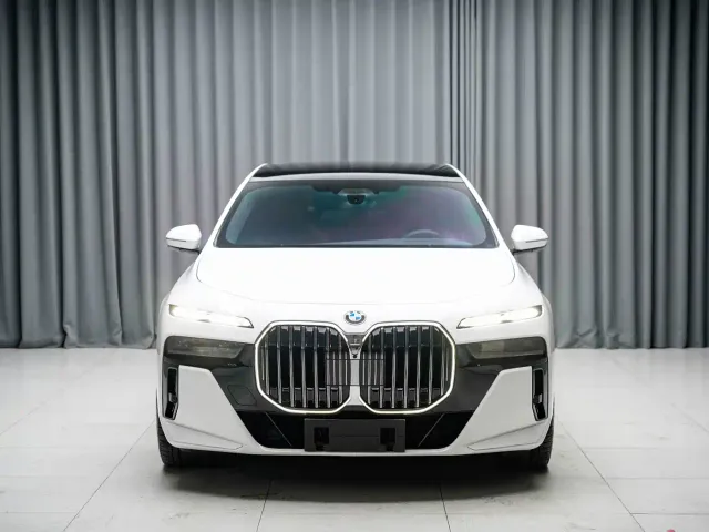 BMW 7 Series — Фото автомобиля 5
