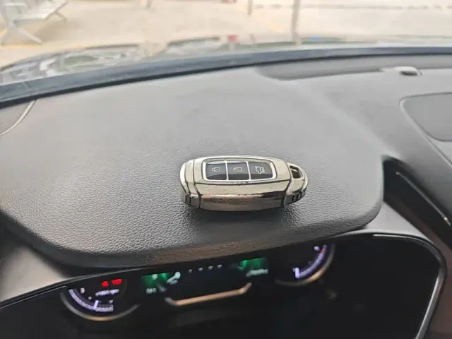 Hyundai Santa Fe — Фото автомобиля 8