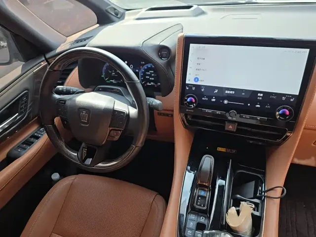 Toyota Vellfire — Фото автомобиля 2