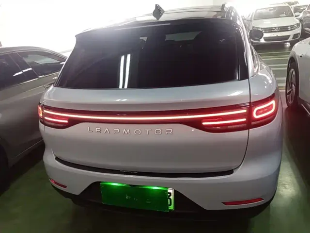 Leapmotor C11 — Фото автомобиля 5
