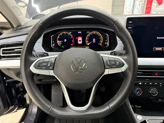 Volkswagen Lavida — Фото автомобиля 11
