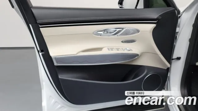 Genesis GV70 — Фото автомобиля 13