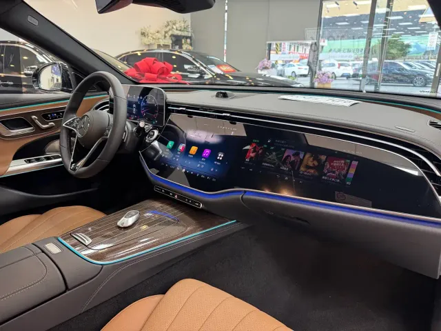 Mercedes-Benz E-Class — Фото автомобиля 14